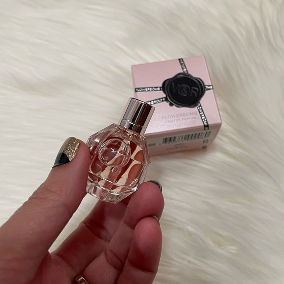 Viktor&Rolf Flowerbomb (Mini Size) - Picture 1 of 2